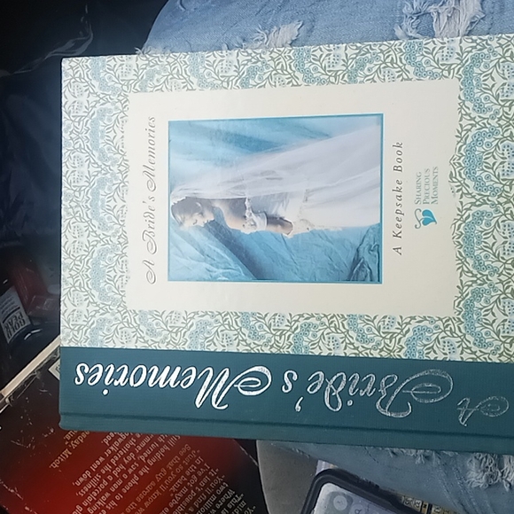 A brodes memories book - Picture 1 of 8